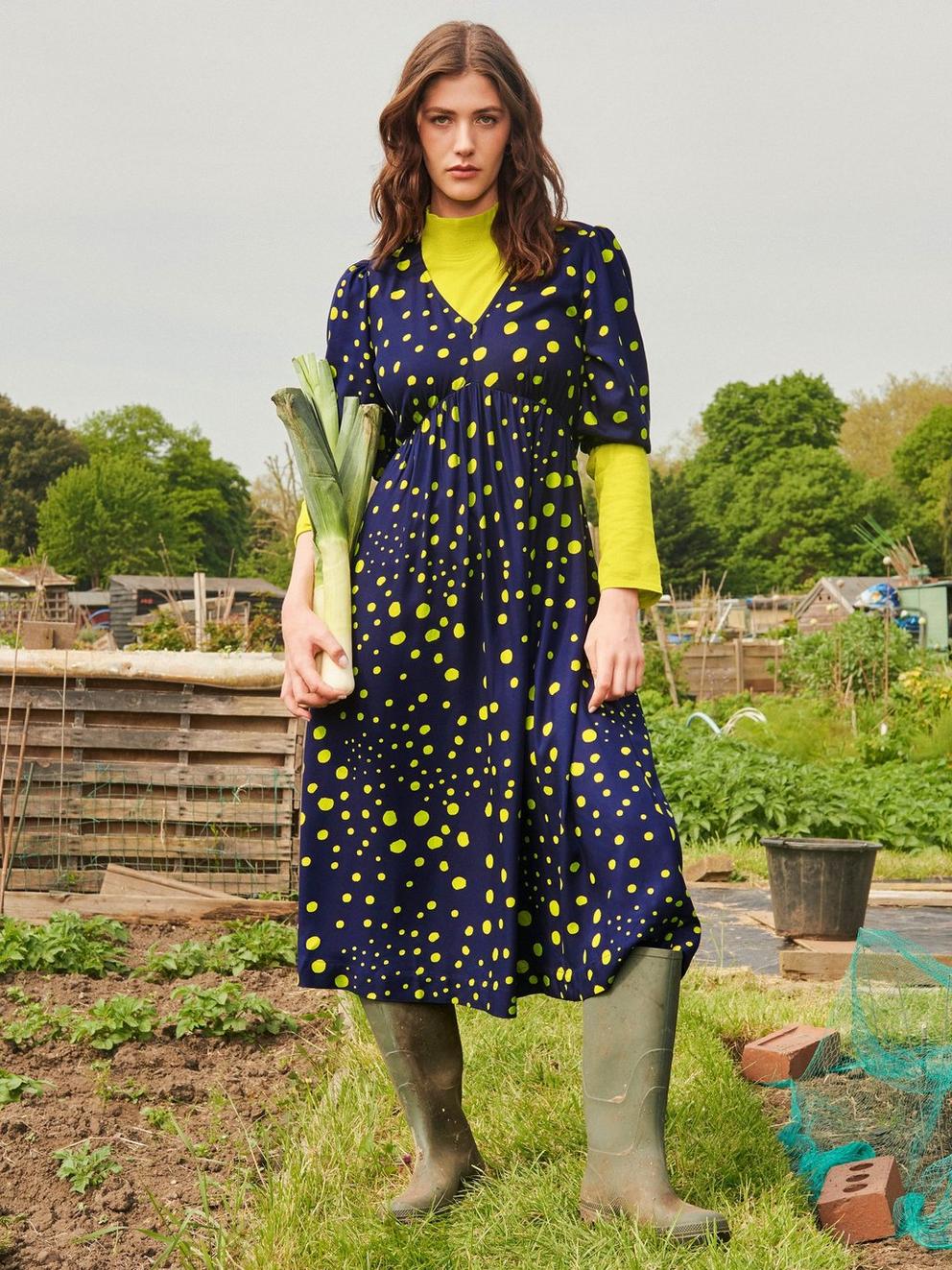 Lucy Eco Vero Midi Dress in NAVY MULTI - MIXED