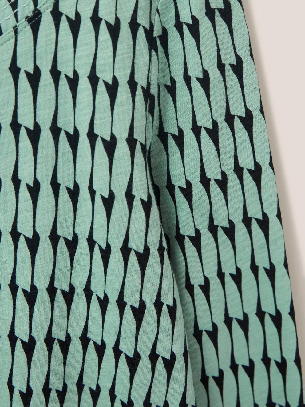 LONG SLEEVE WEAVER TEE in GREEN MLT - FLAT DETAIL