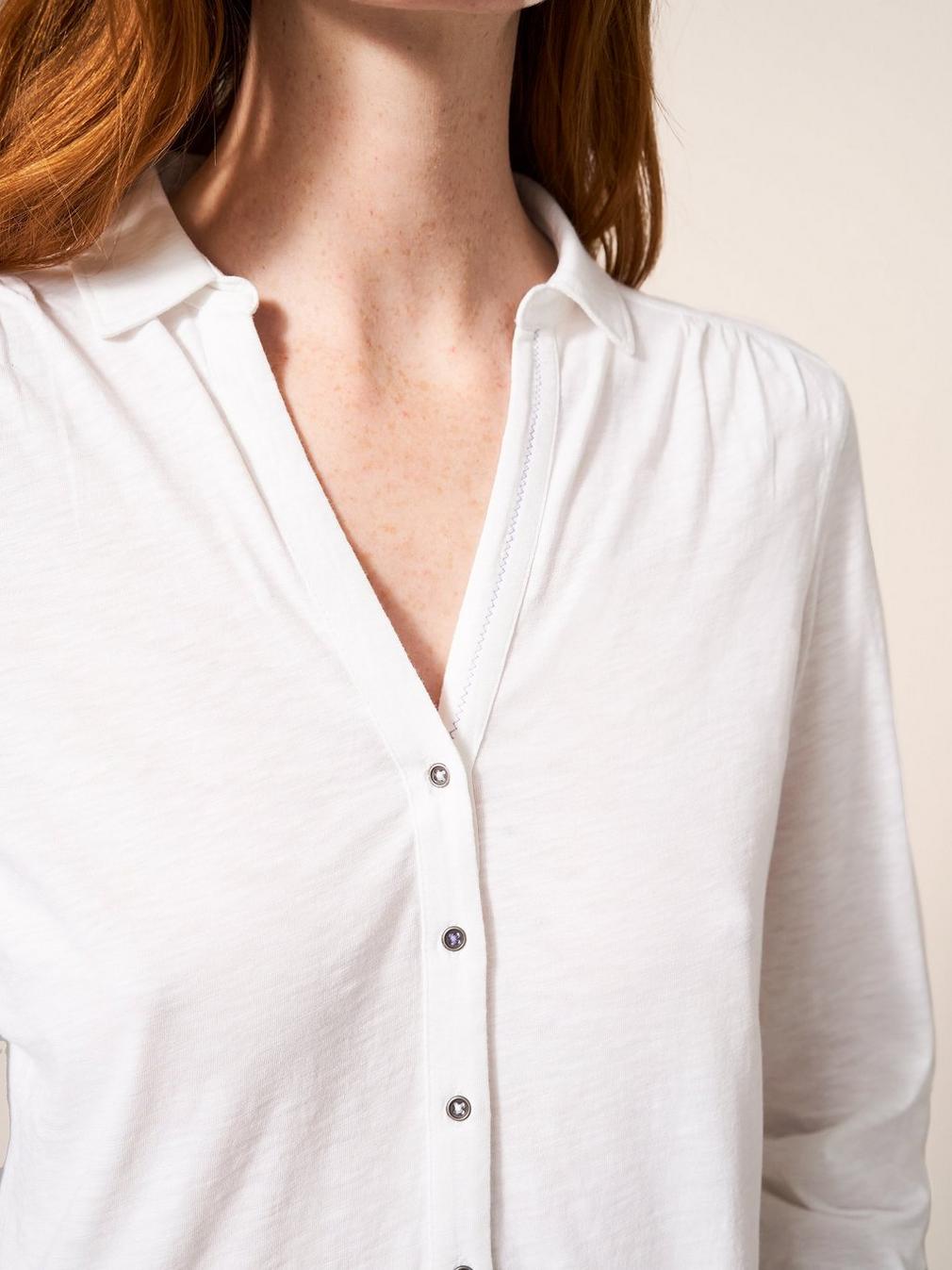 Annie Cotton Jersey Shirt in BRIL WHITE - MODEL DETAIL