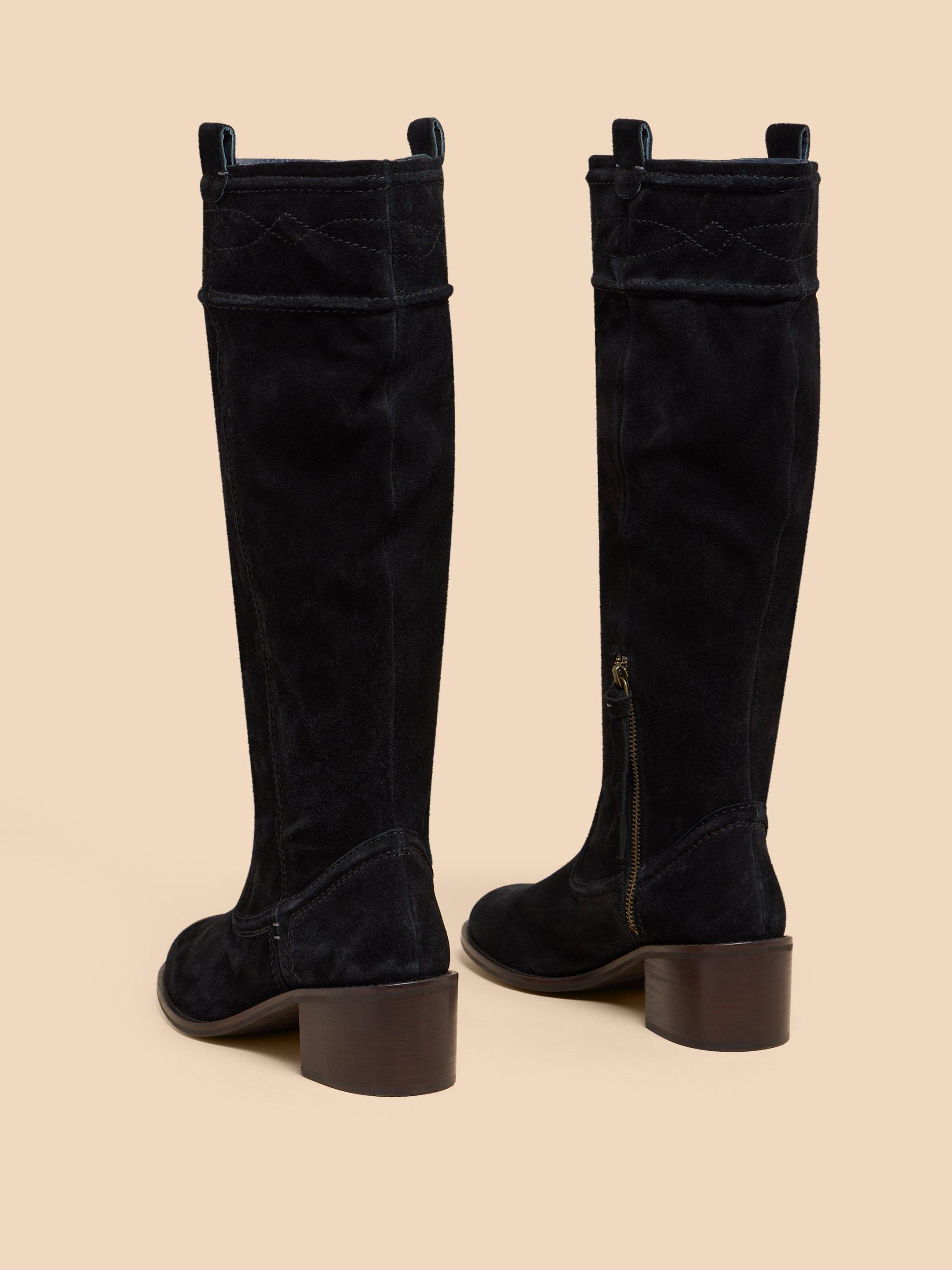 Connie Suede Pull On Boot in PURE BLK - FLAT BACK
