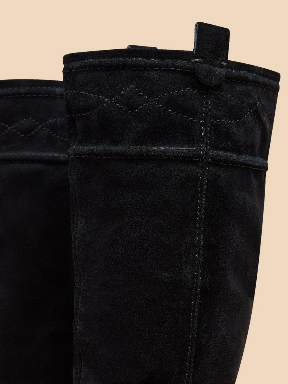 Connie Suede Pull On Boot in PURE BLK - FLAT DETAIL