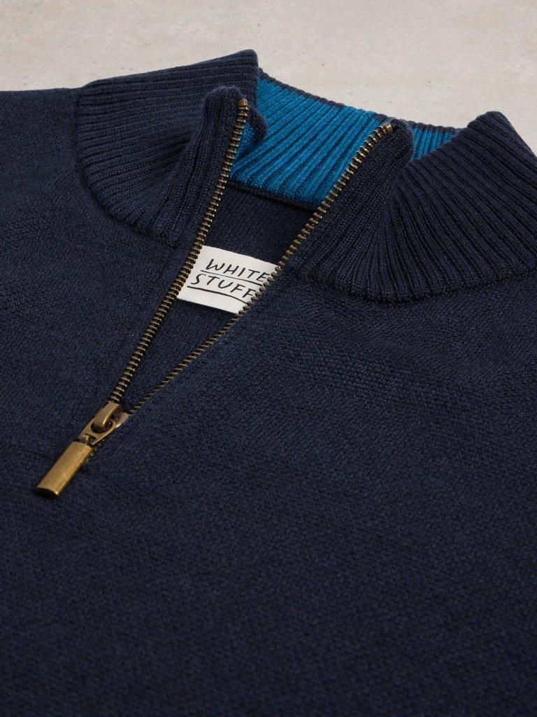 Newport Merino Jumper in DARK NAVY - FLAT DETAIL