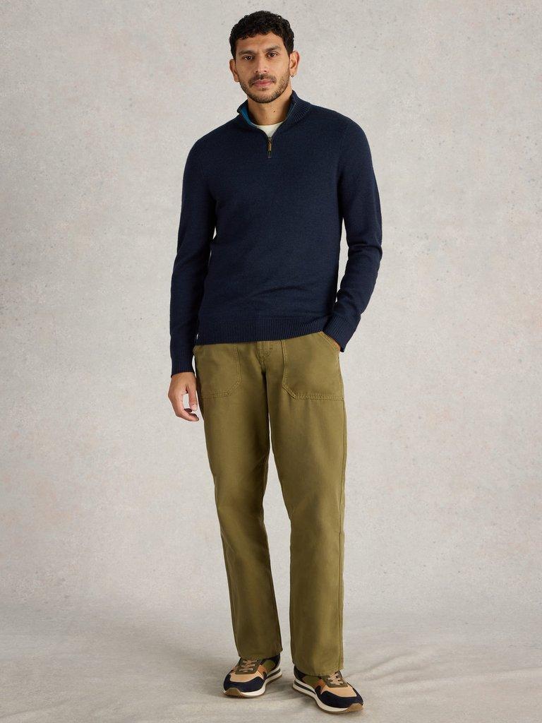 Newport Merino Jumper in DARK NAVY - MODEL FRONT