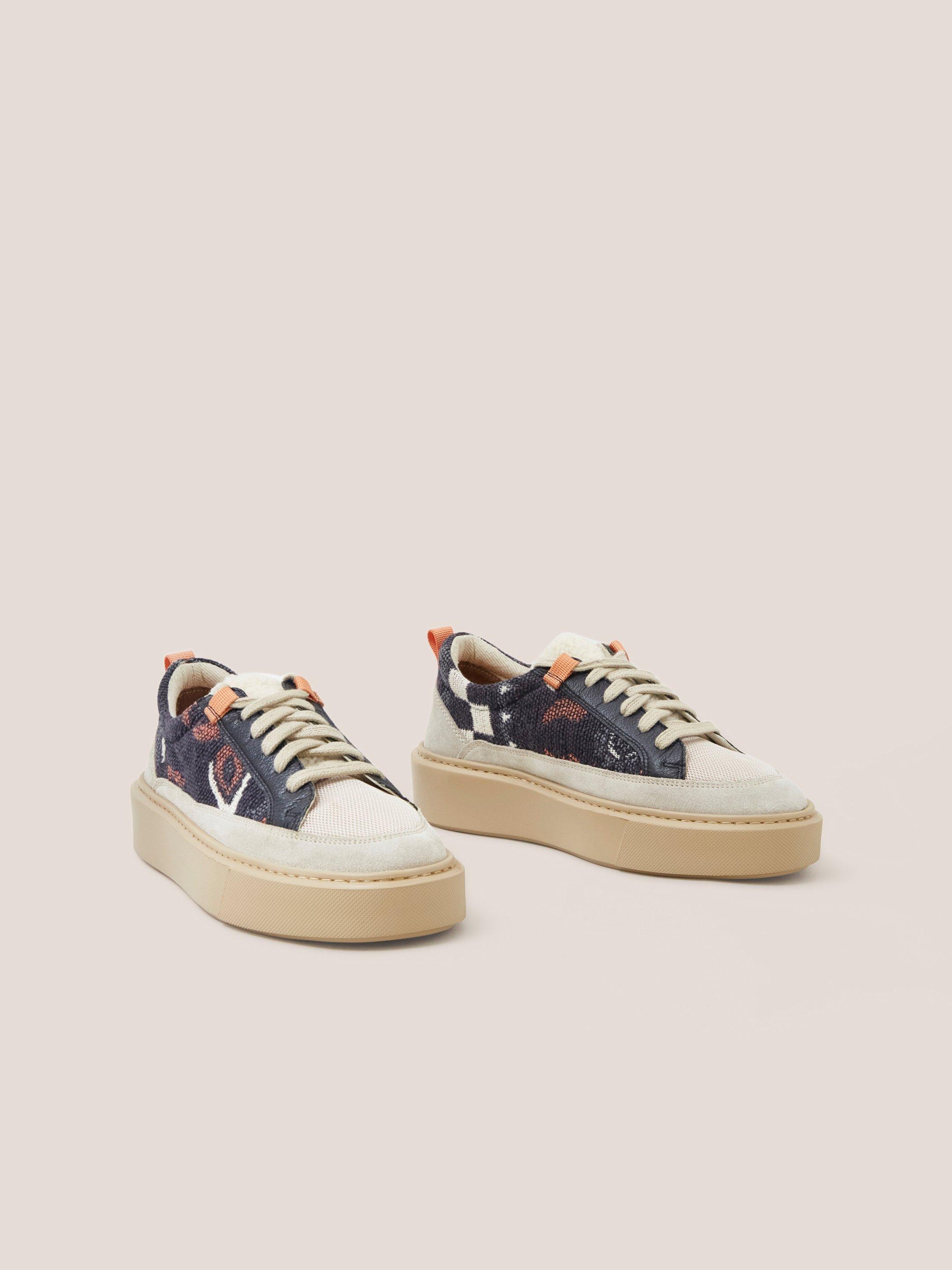 XL Extralight Suede Trainer in NAVY MULTI - FLAT FRONT