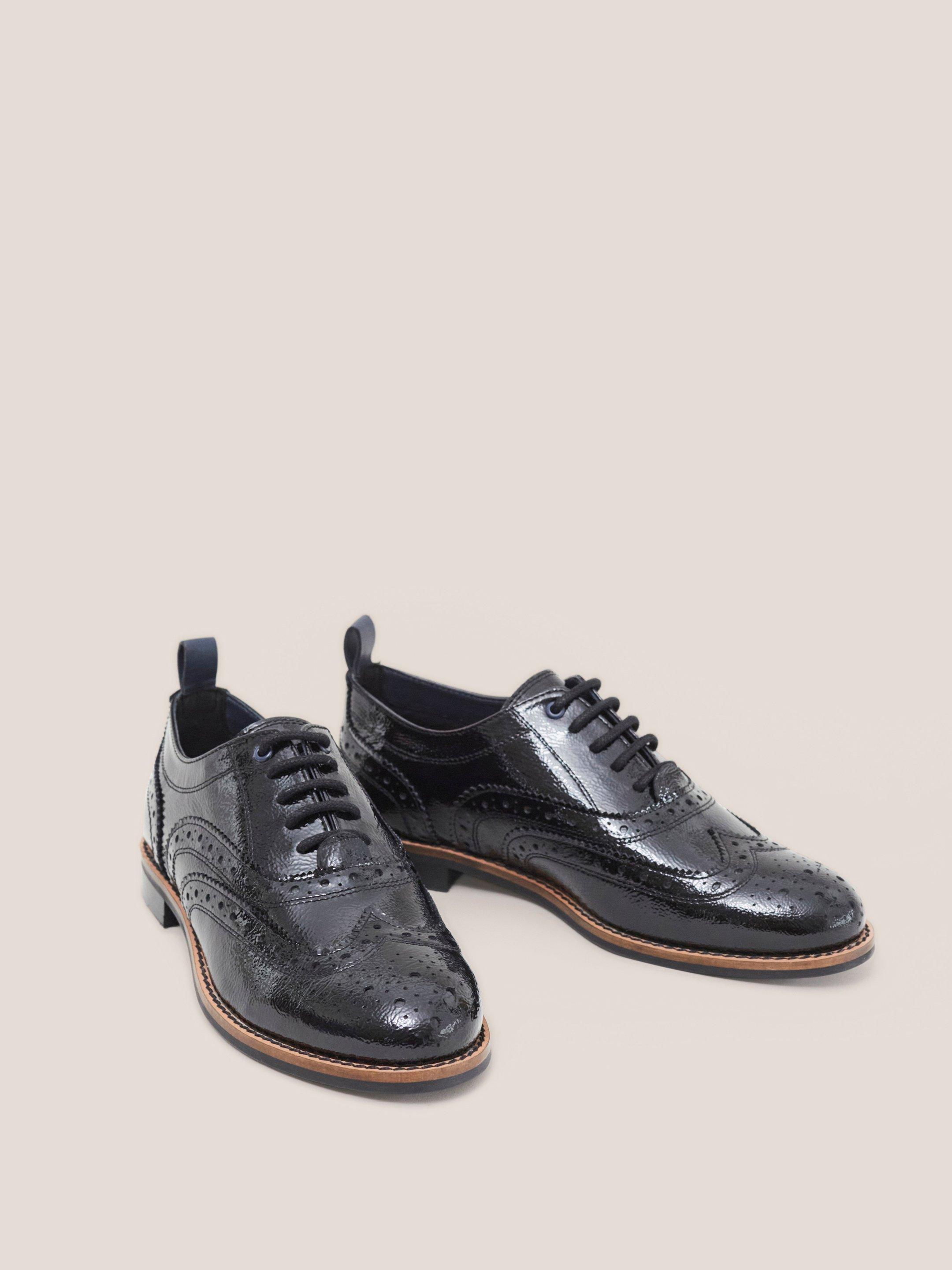 Thistle Patent Lace Up Brogue in PURE BLK - FLAT FRONT