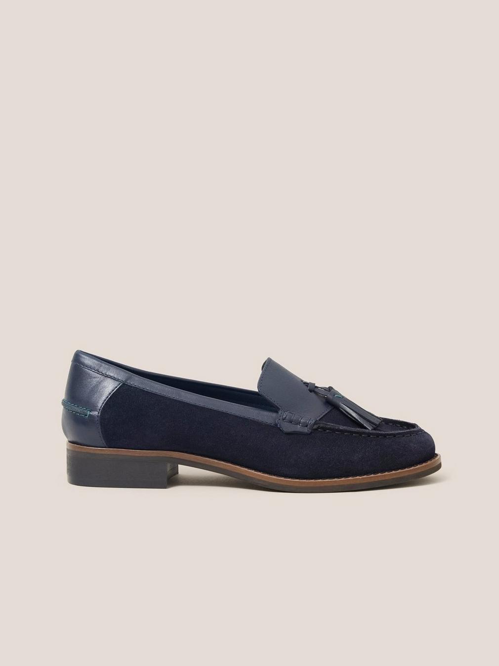 Elba Leather Loafer in DARK NAVY - MODEL FRONT