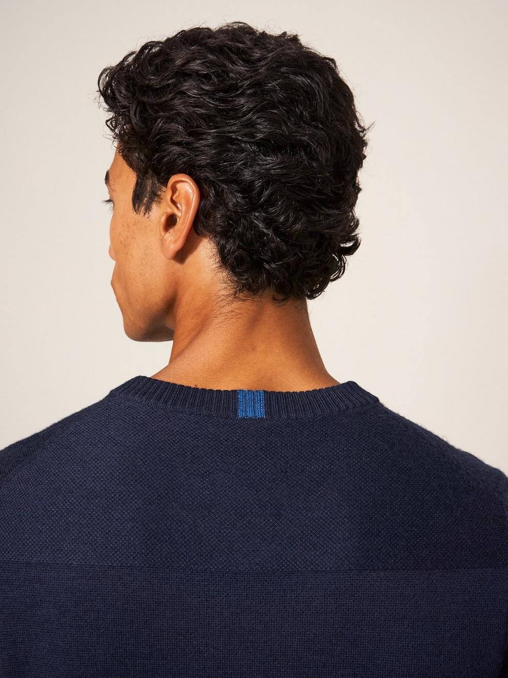 Newport Merino Vee Neck in DARK NAVY - MODEL FRONT