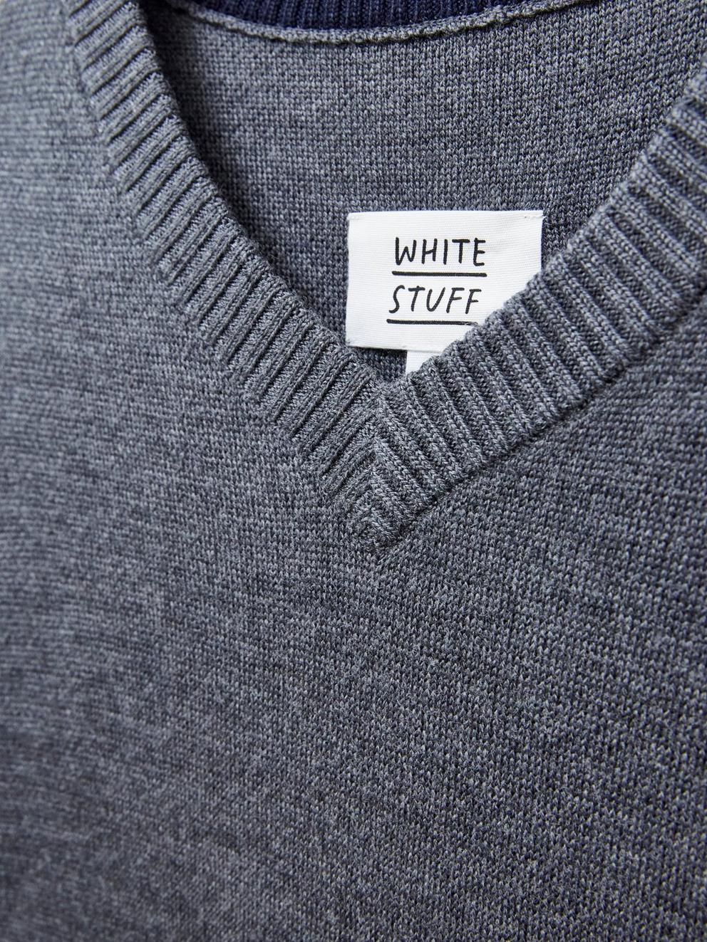 Newport Merino Vee Neck in DK GREY - FLAT DETAIL