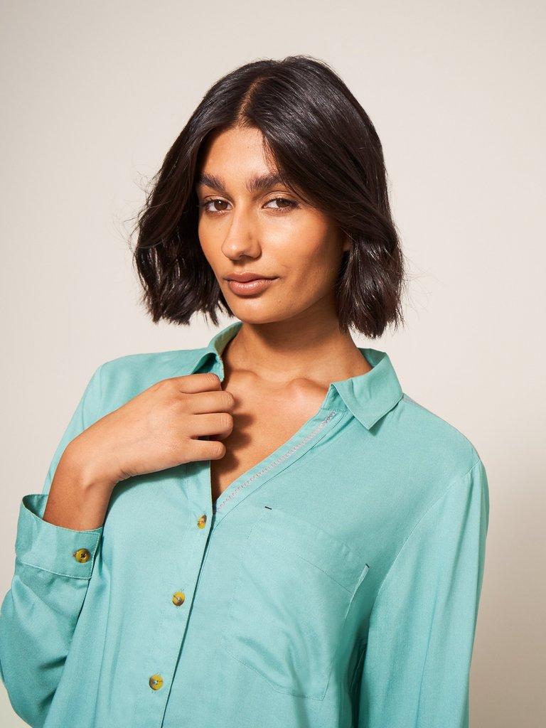 Maple Shirt in MID TEAL - MODEL FRONT
