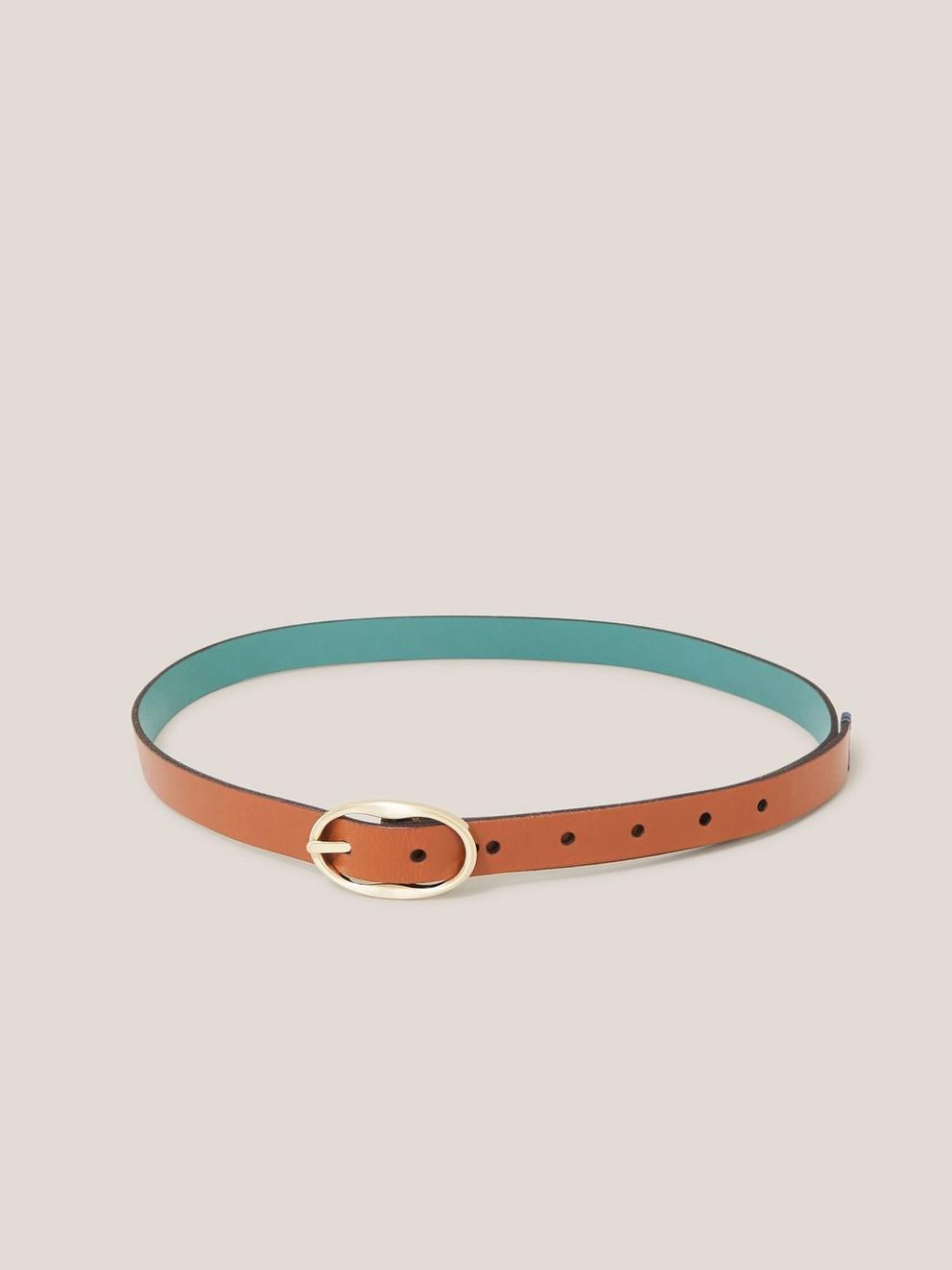 Reversible Leather Skinny Belt in TAN MULTI - MODEL FRONT