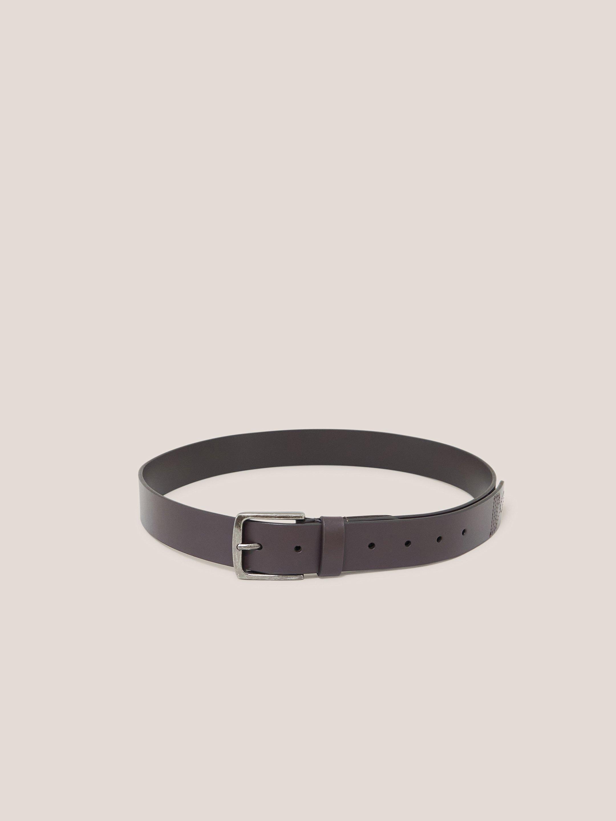 Smart Leather Belt in DK BROWN - MODEL FRONT