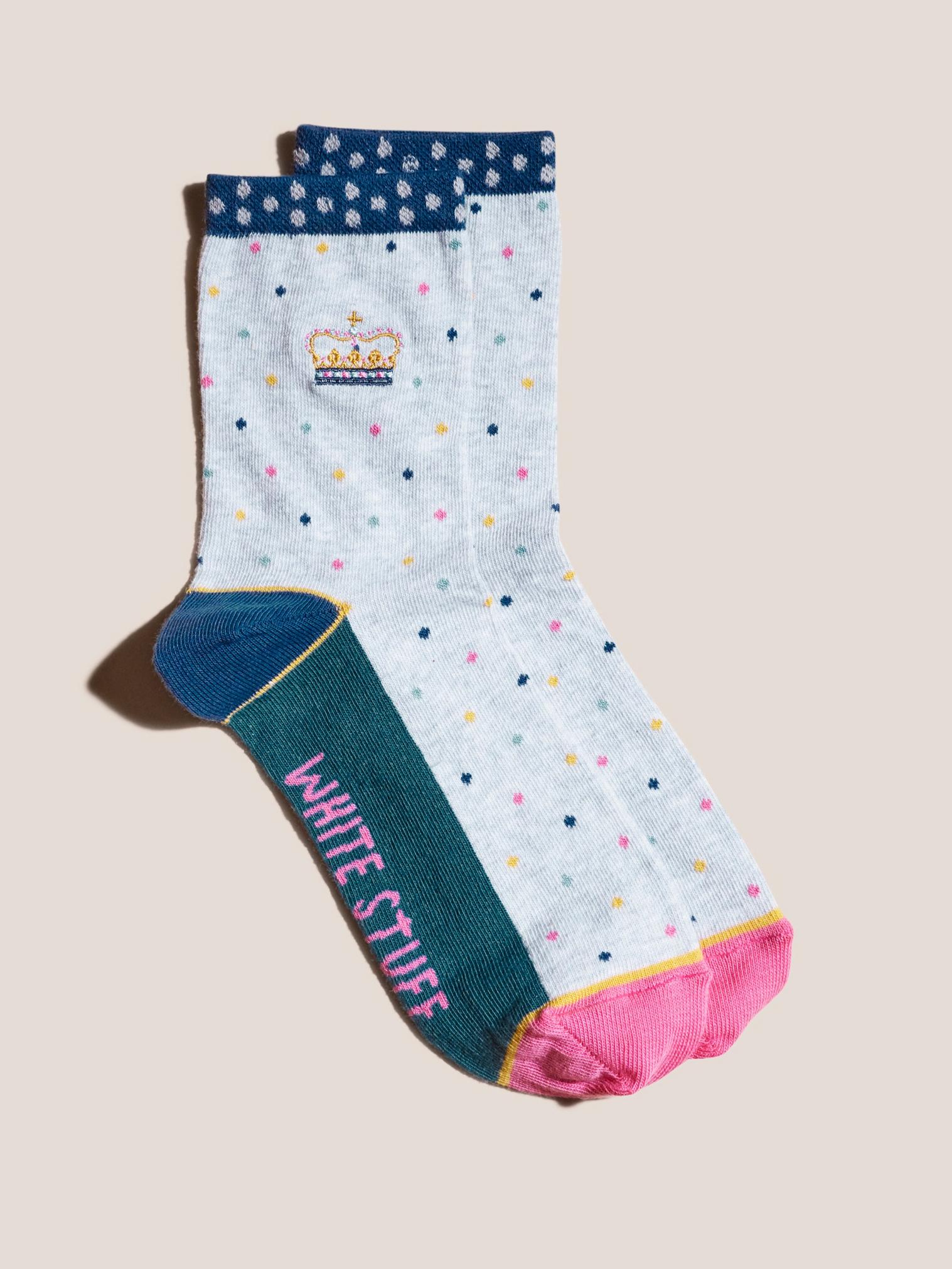 Embroidered Crown Ankle Socks in GREY MLT - FLAT FRONT