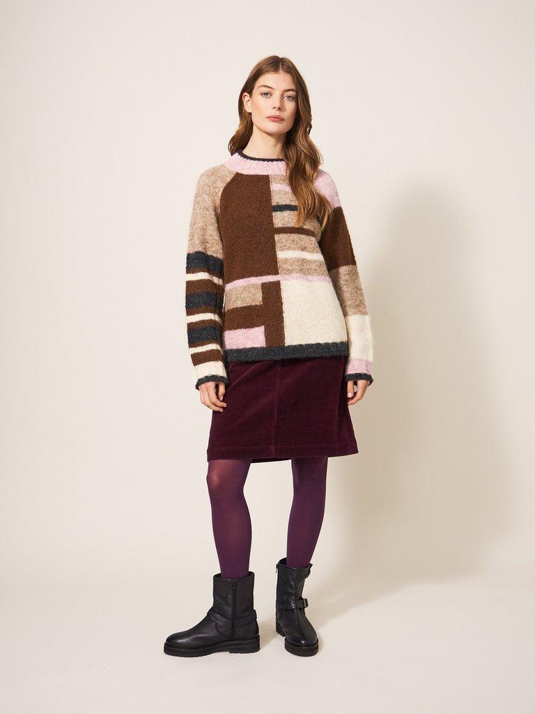 MEDWAY COLOURBLOCK JUMPER in NAT MLT - MODEL DETAIL