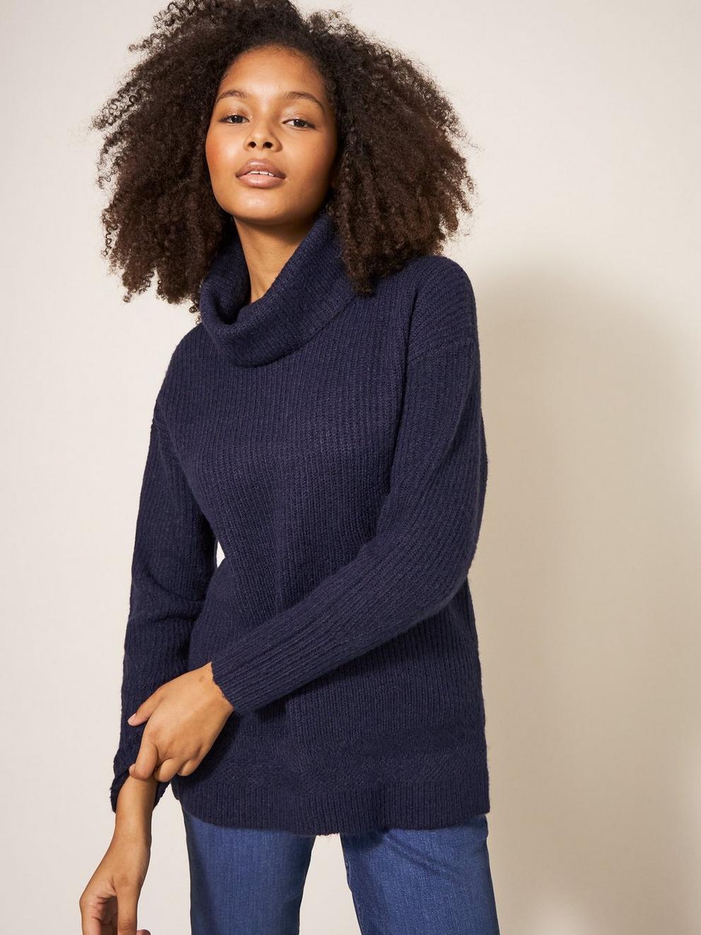 LOVELY RIB JUMPER in FR NAVY - MODEL DETAIL