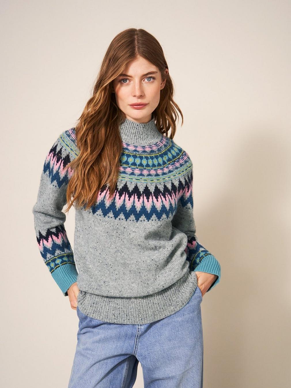 IZZY FAIRISLE JUMPER in GREY MLT - MODEL DETAIL