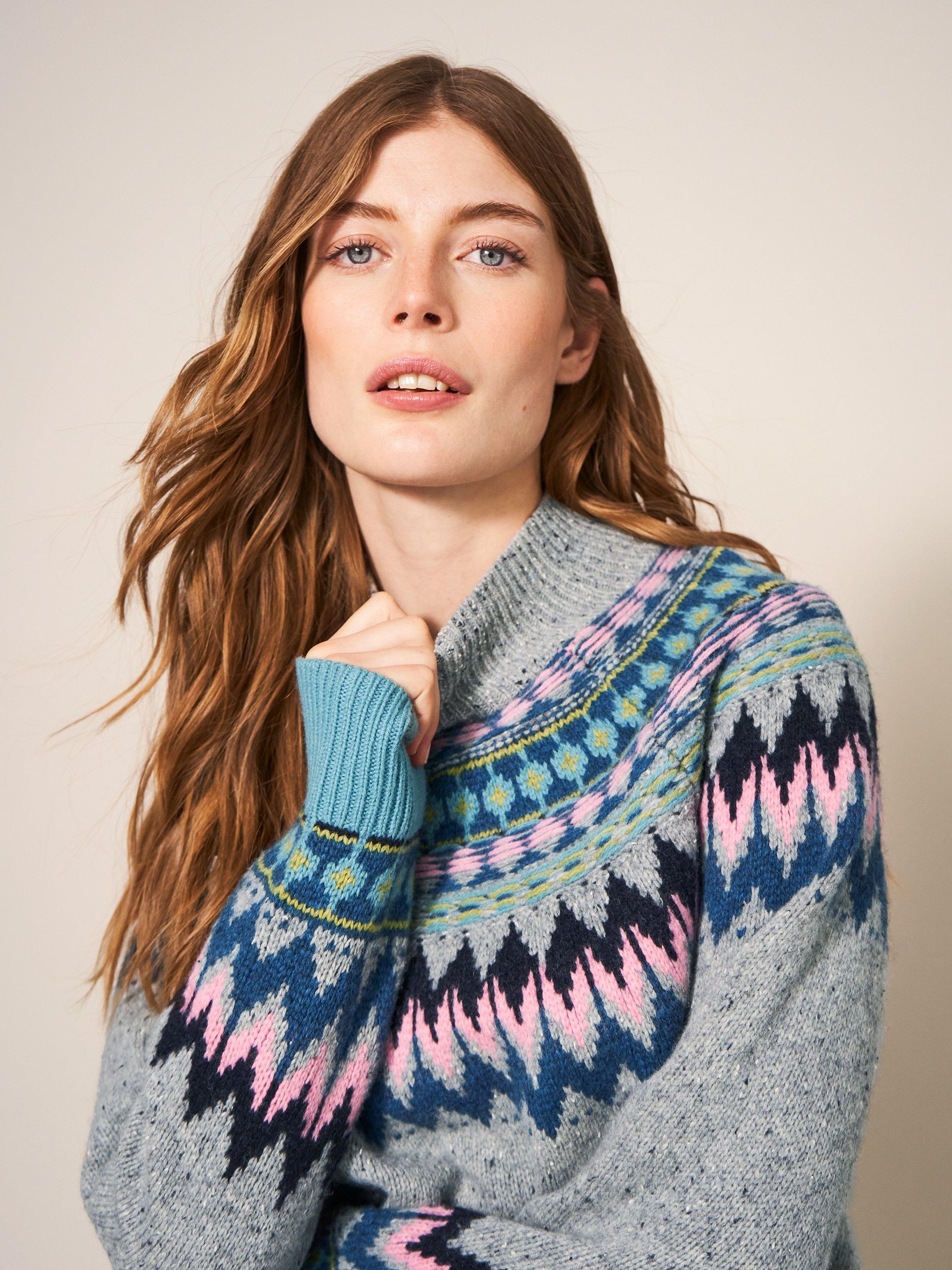 IZZY FAIRISLE JUMPER in GREY MLT - MODEL FRONT