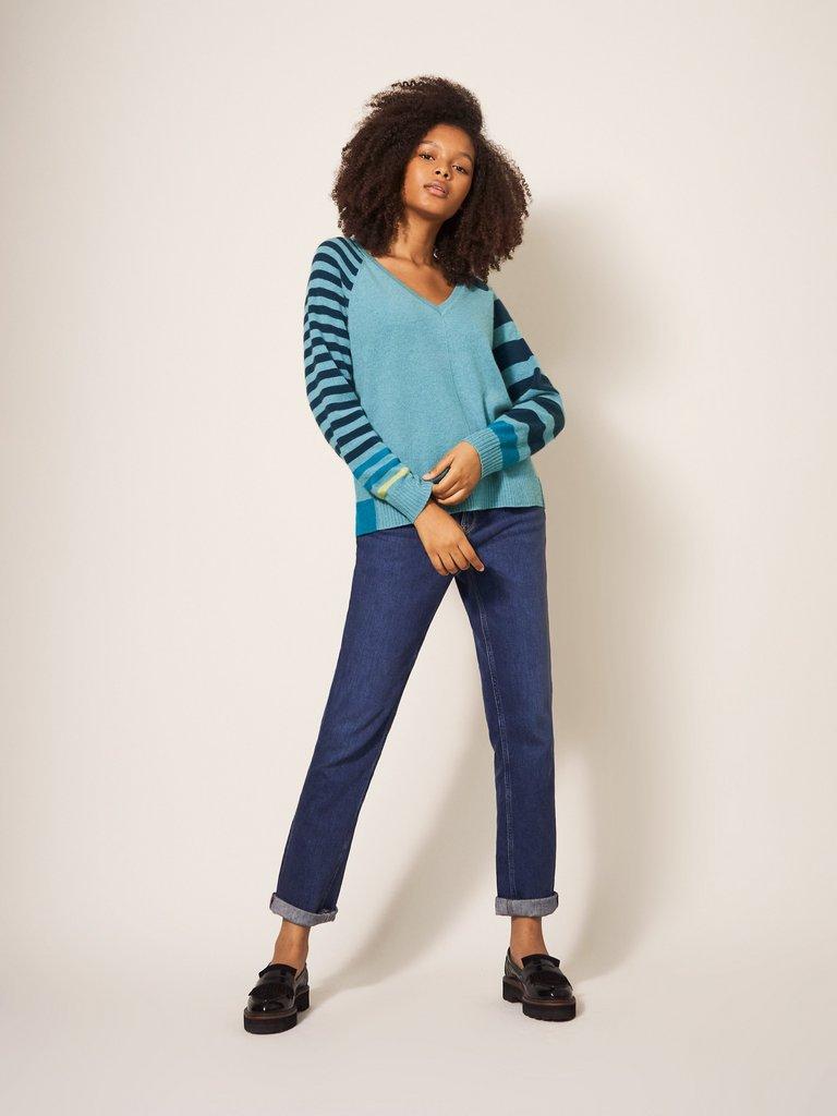 CLARA V NECK CASHMERE JUMPER in BLUE MLT - MODEL DETAIL