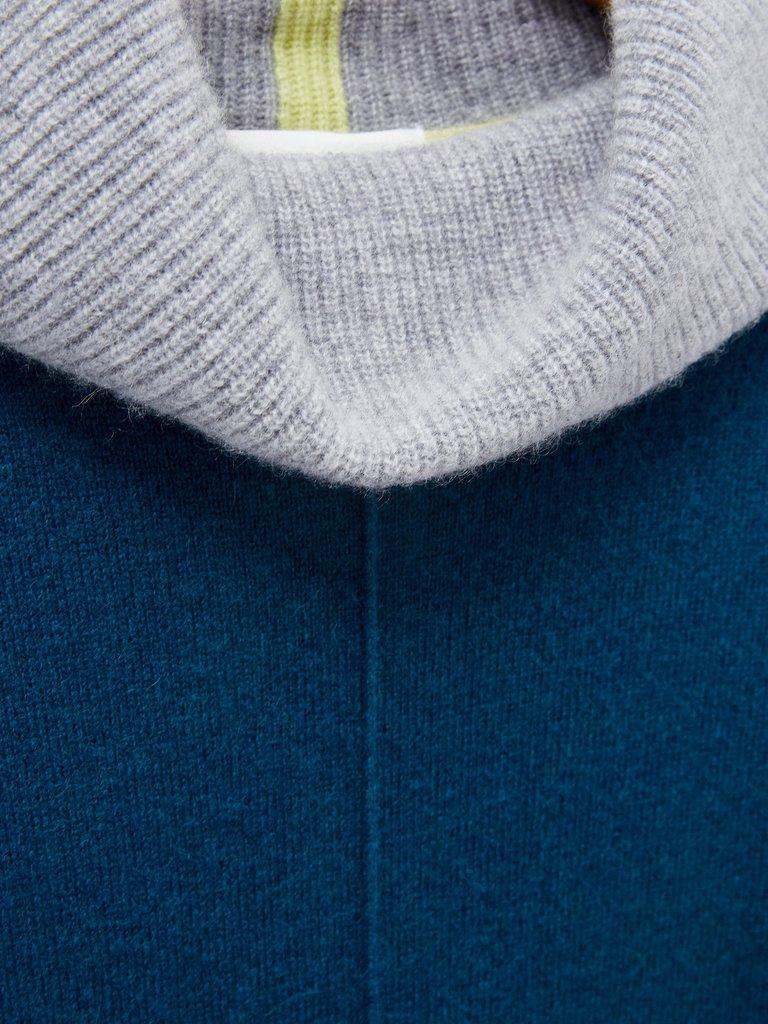 CALLIE H NECK CASHMERE JUMPER in NAVY MULTI - FLAT DETAIL