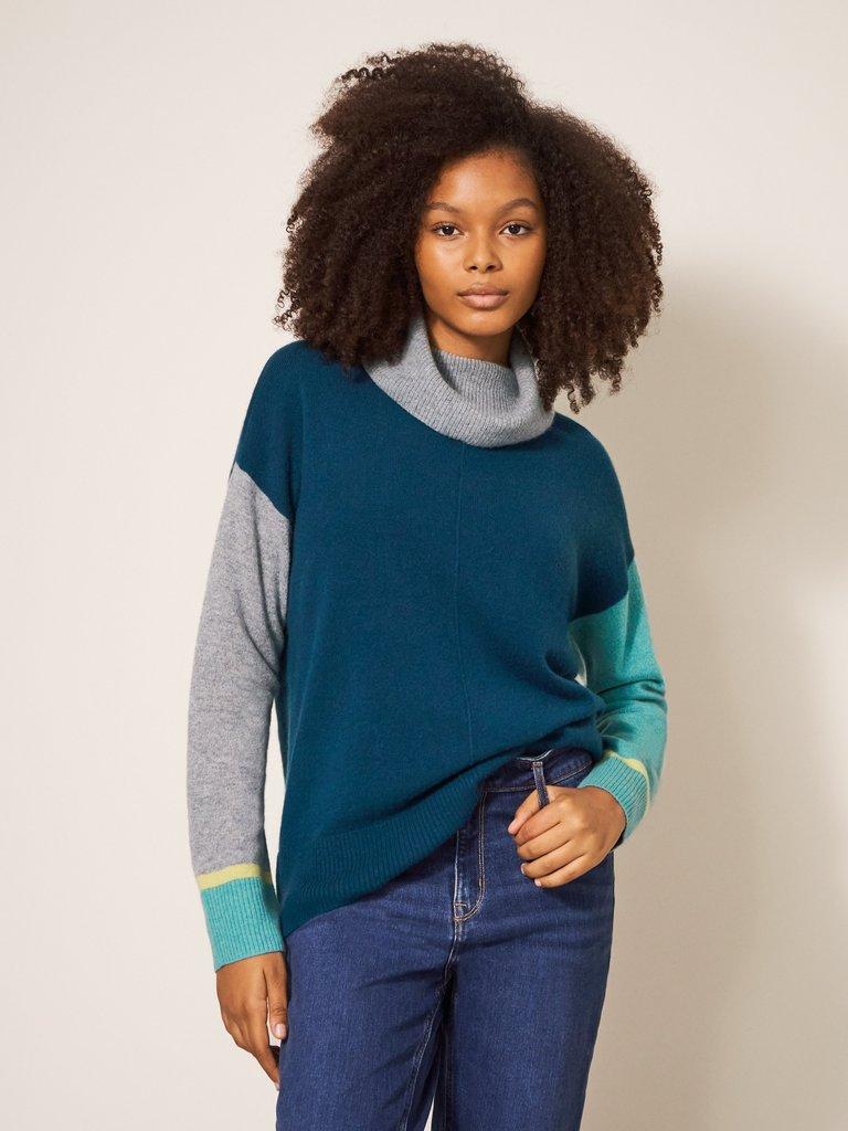 CALLIE H NECK CASHMERE JUMPER in NAVY MULTI - LIFESTYLE