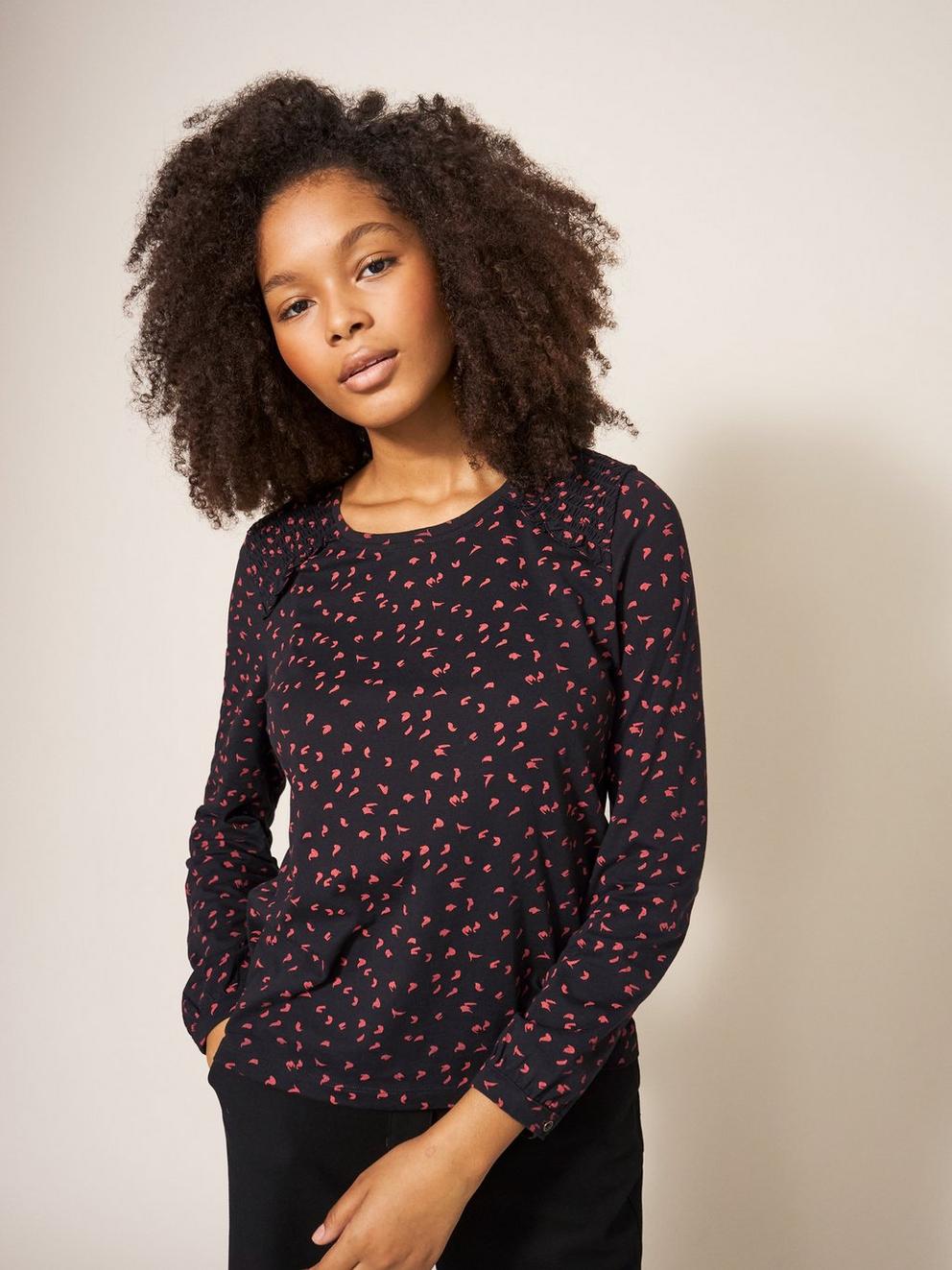 ANA SMOCK CREW NECK TOP in BLK PR - LIFESTYLE