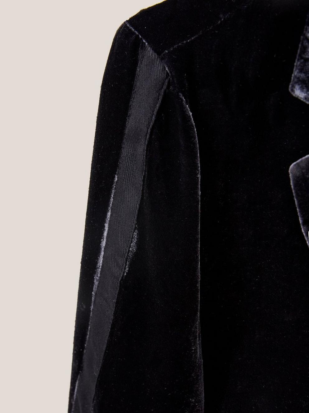 Jenny Velvet Blazer in PURE BLK - FLAT DETAIL