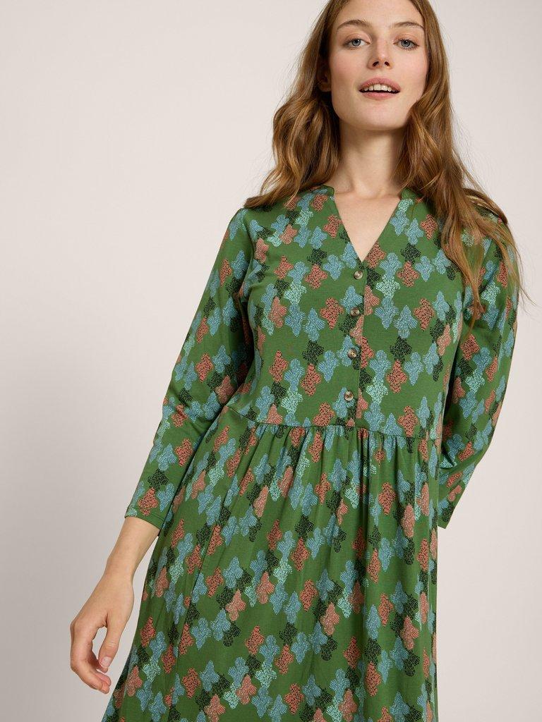 Naya Printed Jersey Dress in GREEN PR - MODEL DETAIL