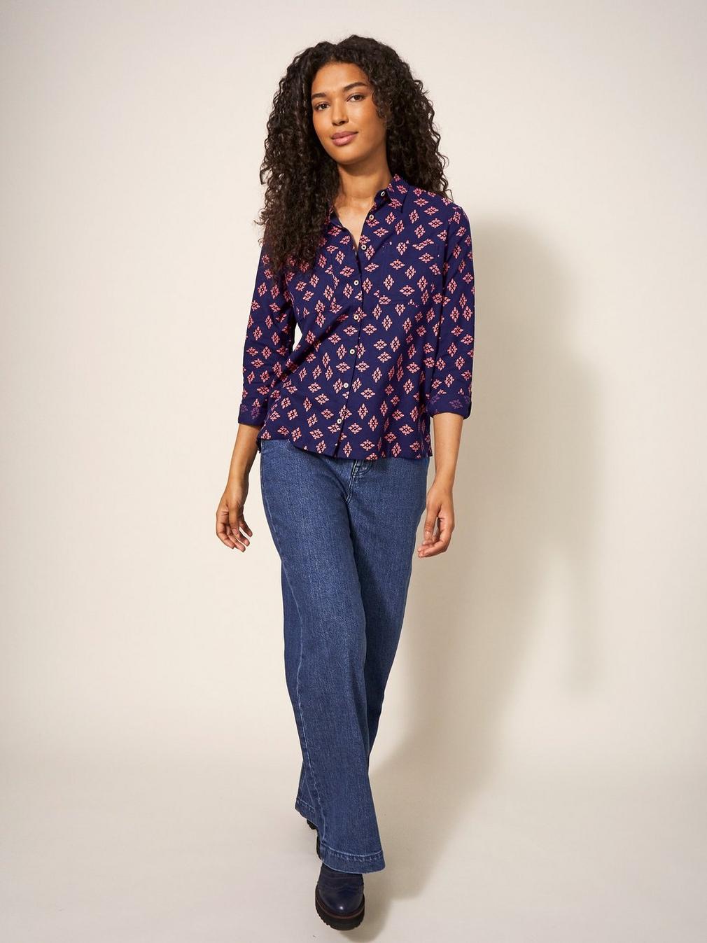 Sophie Cotton Shirt in NAVY PR - MODEL DETAIL