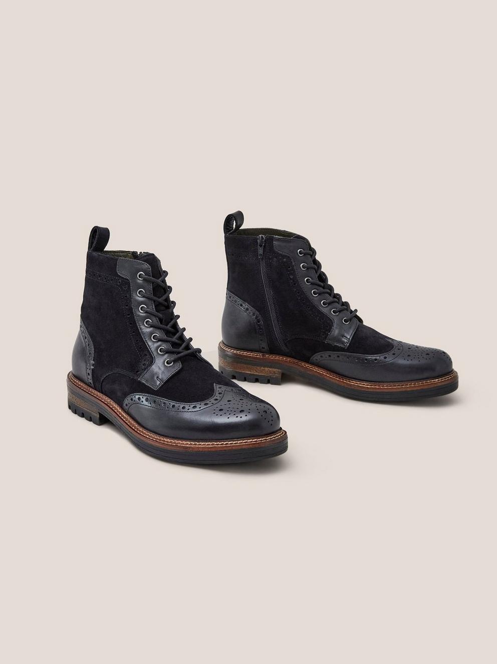 Brogue Leather Lace Up Boot in PURE BLK - FLAT FRONT