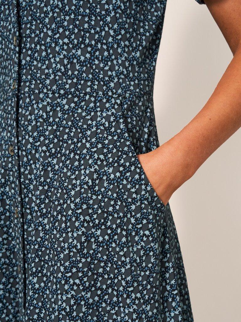 Rua Shirt Dress Jersey in TEAL MLT - MODEL DETAIL