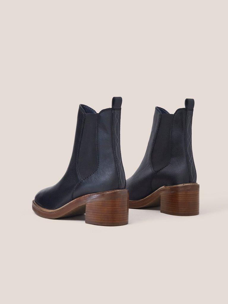 Connie Leather Chelsea Boot in PURE BLK - FLAT BACK