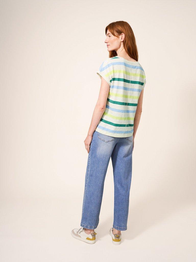 NELLY NOTCH NECK in WHITE MLT - MODEL BACK