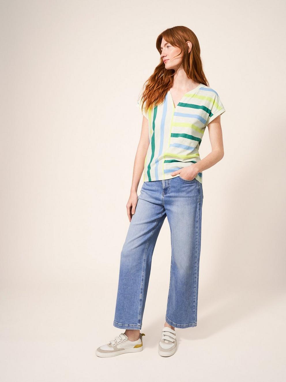 NELLY NOTCH NECK in WHITE MLT - MODEL FRONT