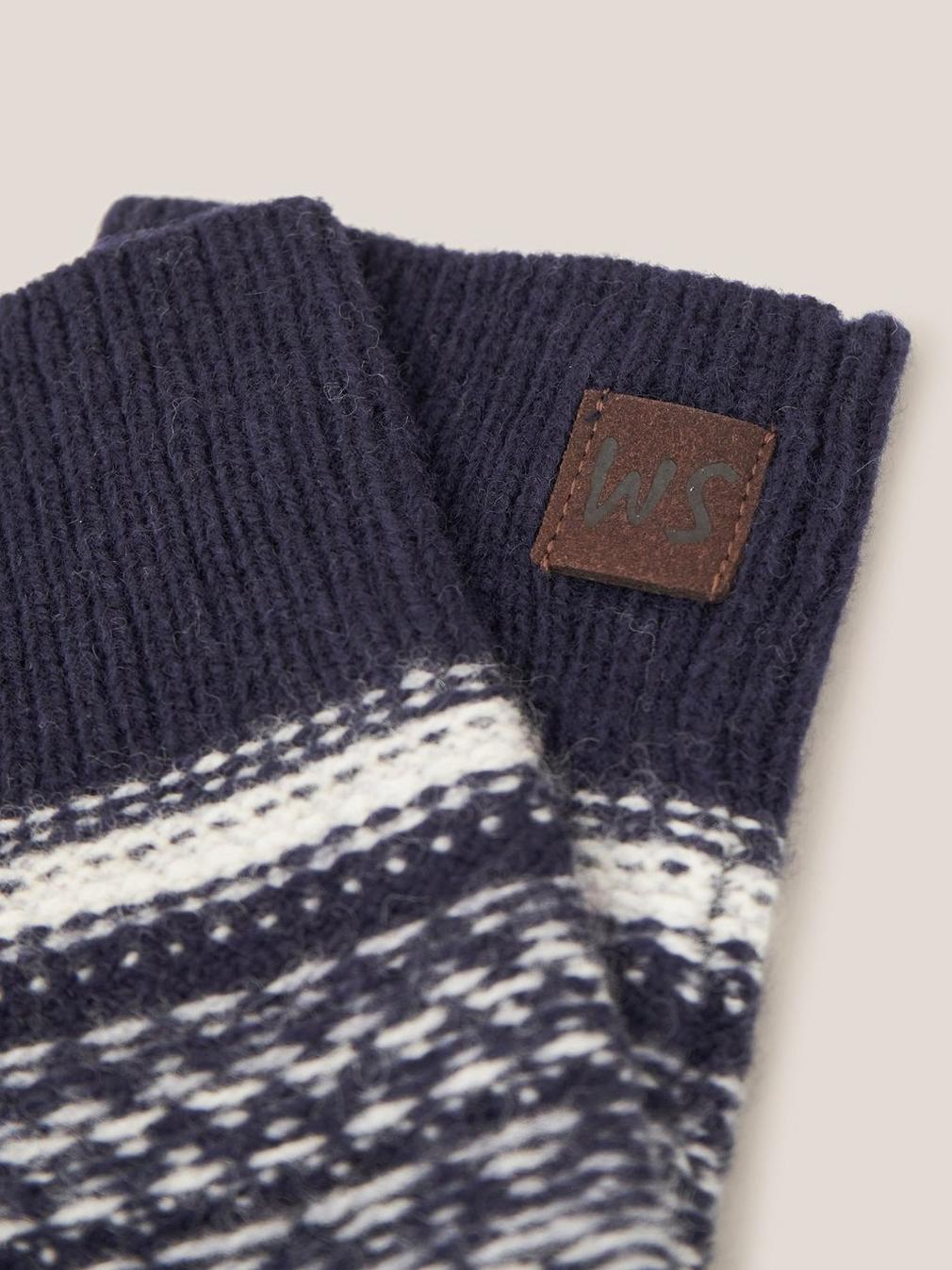 Lambswool Fairisle Gloves in DARK NAVY - FLAT DETAIL