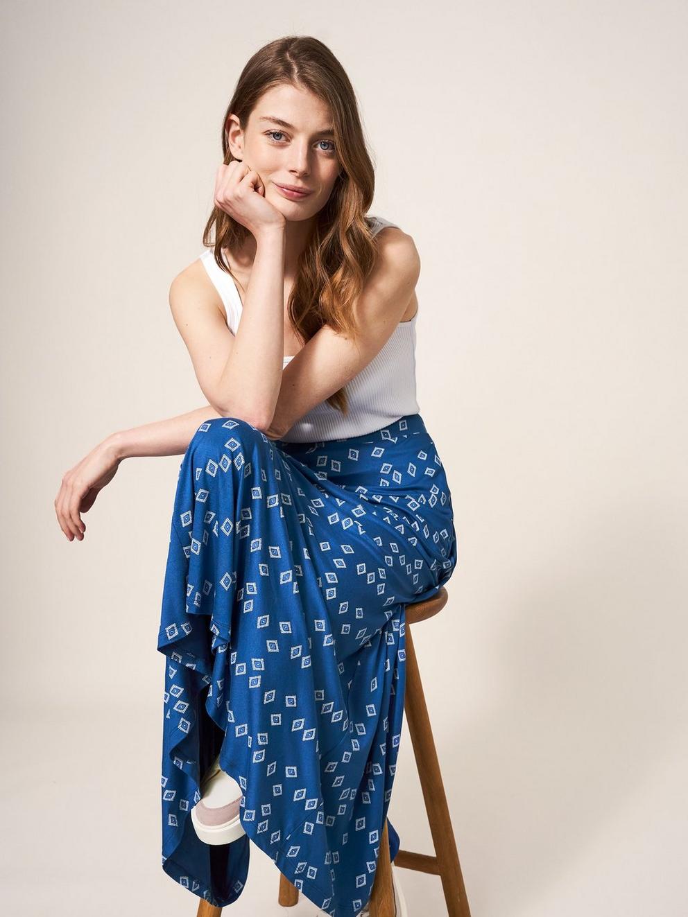 Jada Maxi Skirt Jersey in NAVY MULTI - LIFESTYLE