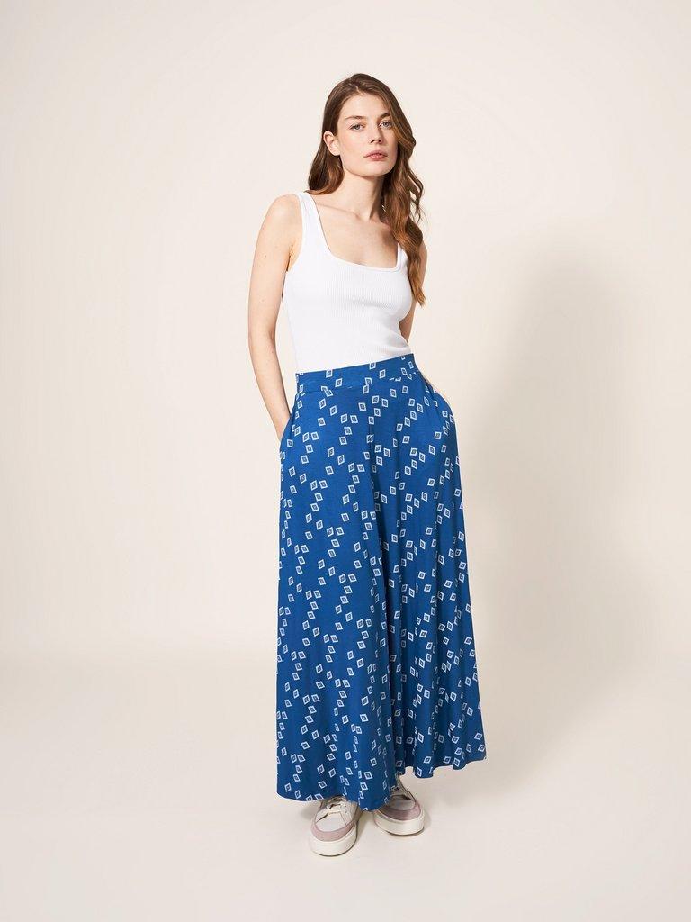 Jada Jersey Maxi Skirt in NAVY MULTI - MODEL FRONT