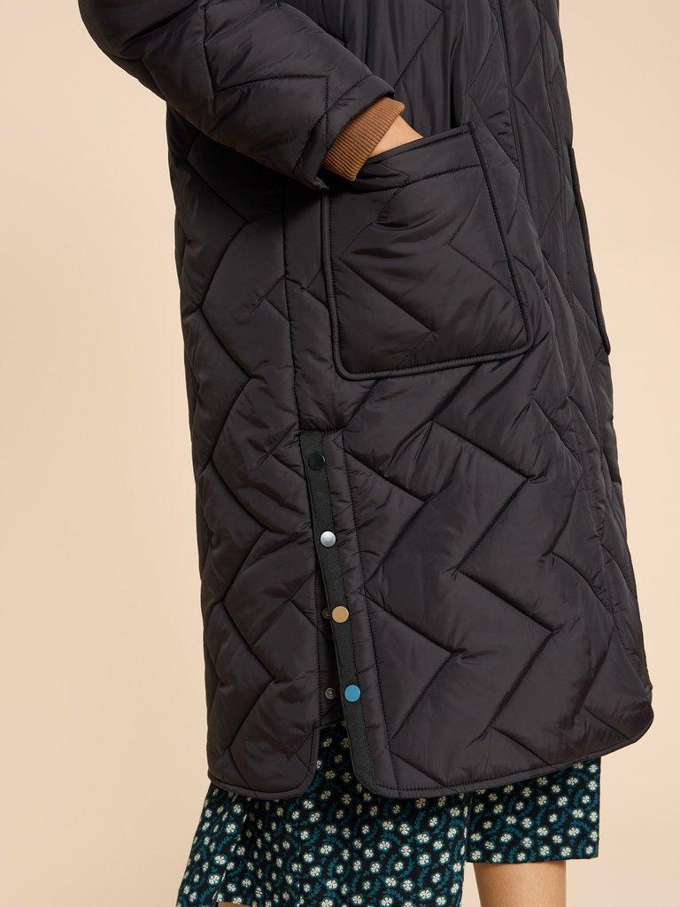 Sloane Padded Coat in PURE BLK - MODEL DETAIL