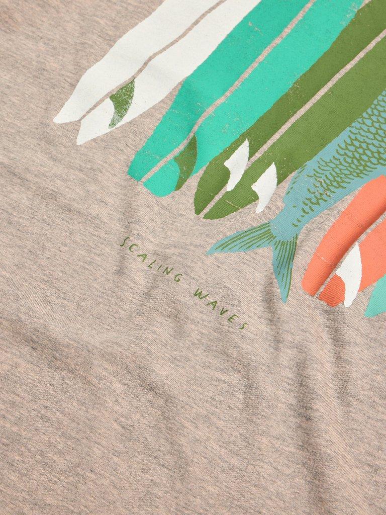 Scaling Waves Graphic Tee in GREY PR - FLAT DETAIL