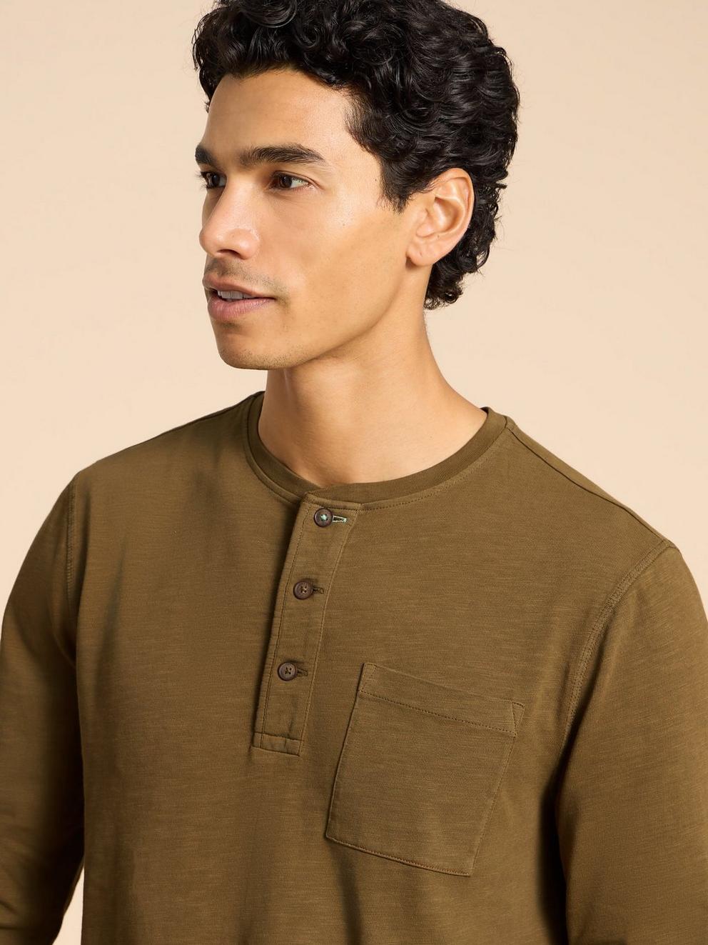 Newton LS Henley in KHAKI GRN - MODEL DETAIL