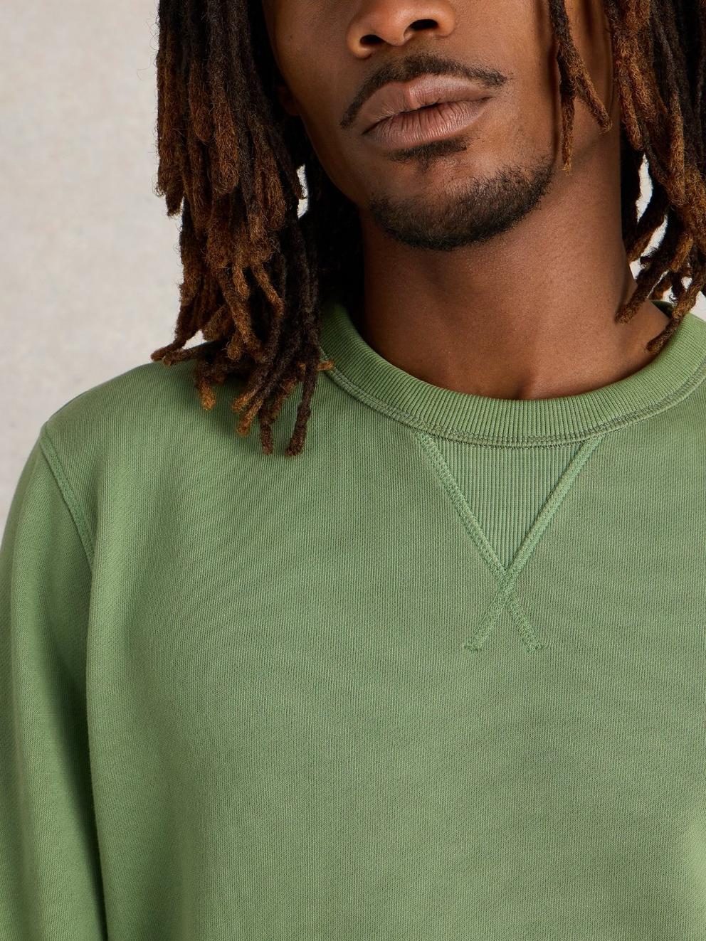 Crew Neck Sweat in MID GREEN - MODEL DETAIL