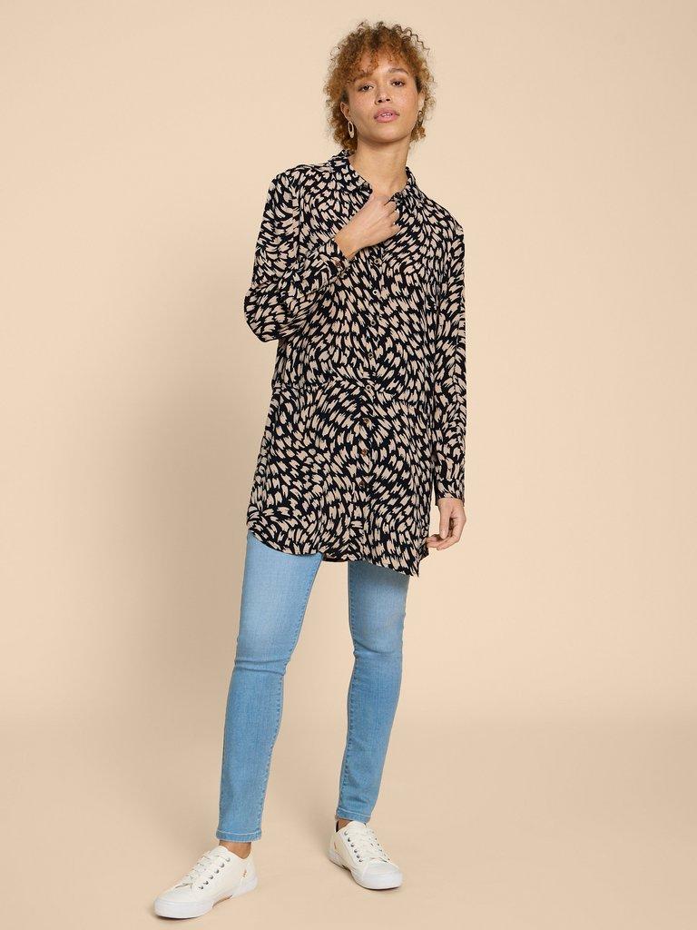 Danika Printed Tunic in BLK MLT - MODEL FRONT