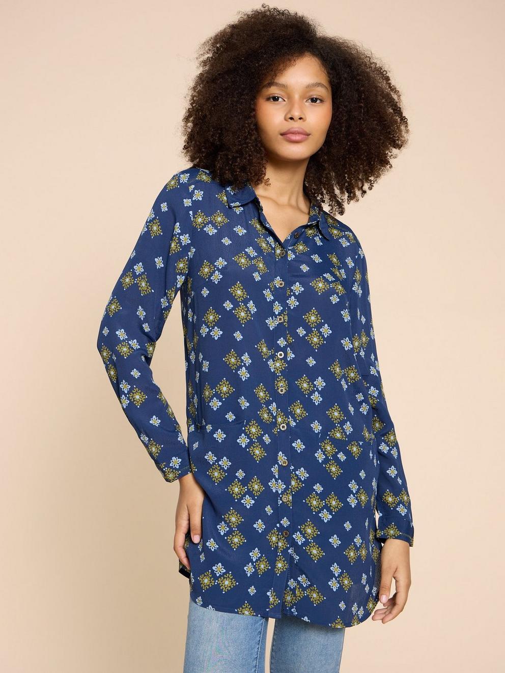 Danika Printed Tunic in NAVY MULTI - LIFESTYLE