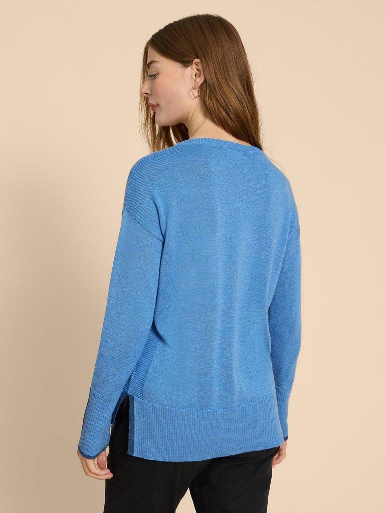 OLIVE CREW JUMPER in CHAMB BLUE - MODEL BACK