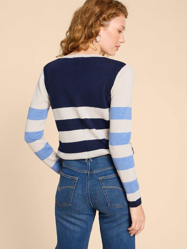 MERINO WOOL JUMPER in NAVY MULTI - MODEL BACK