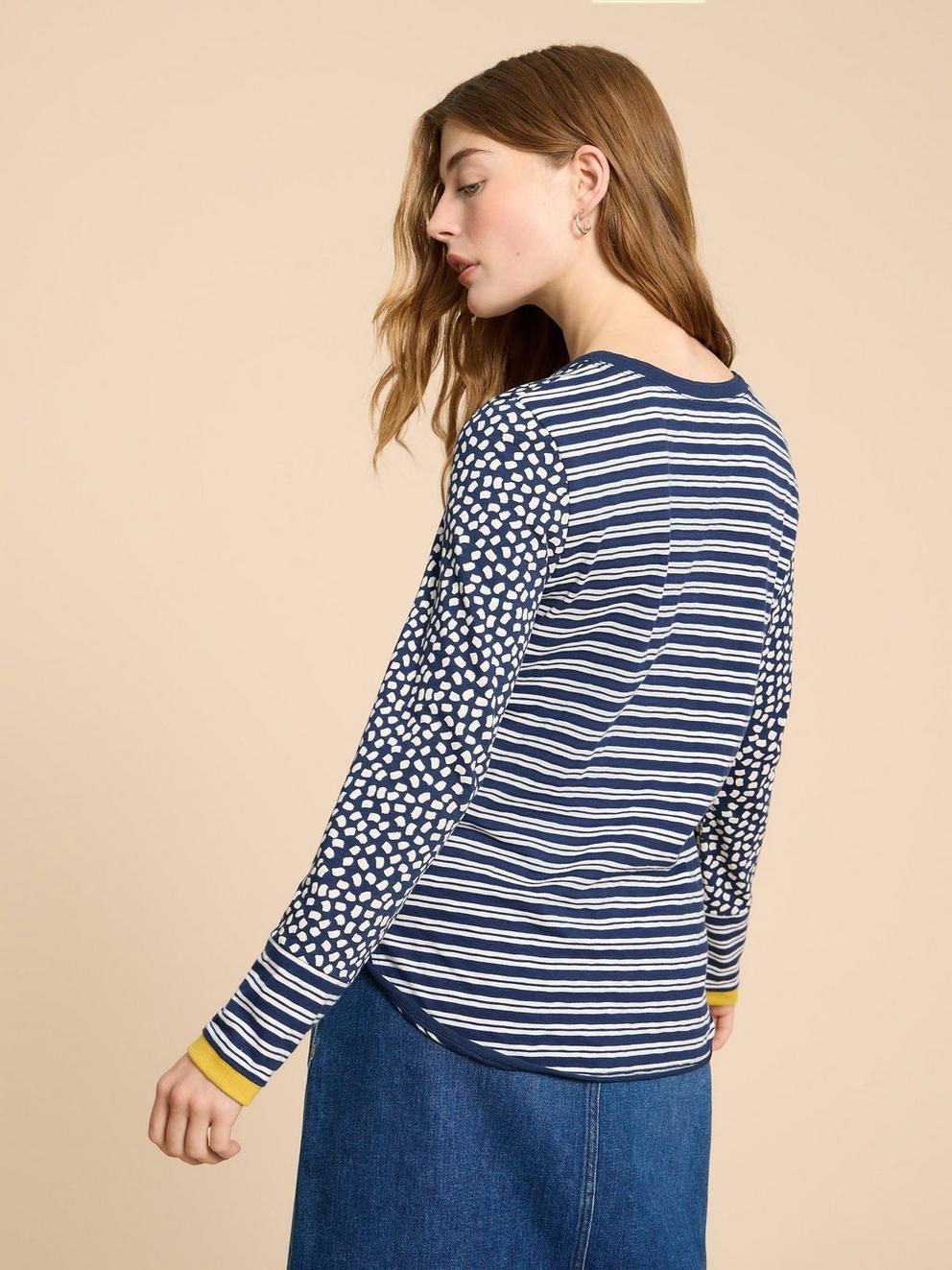 CLARA LS TEE in NAVY PR - MODEL BACK