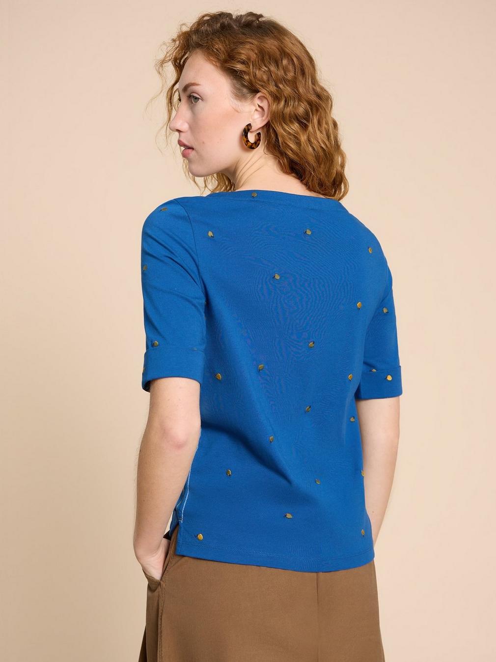 SYDNEY BOAT NECK EMB TEE in BLUE MLT - MODEL BACK