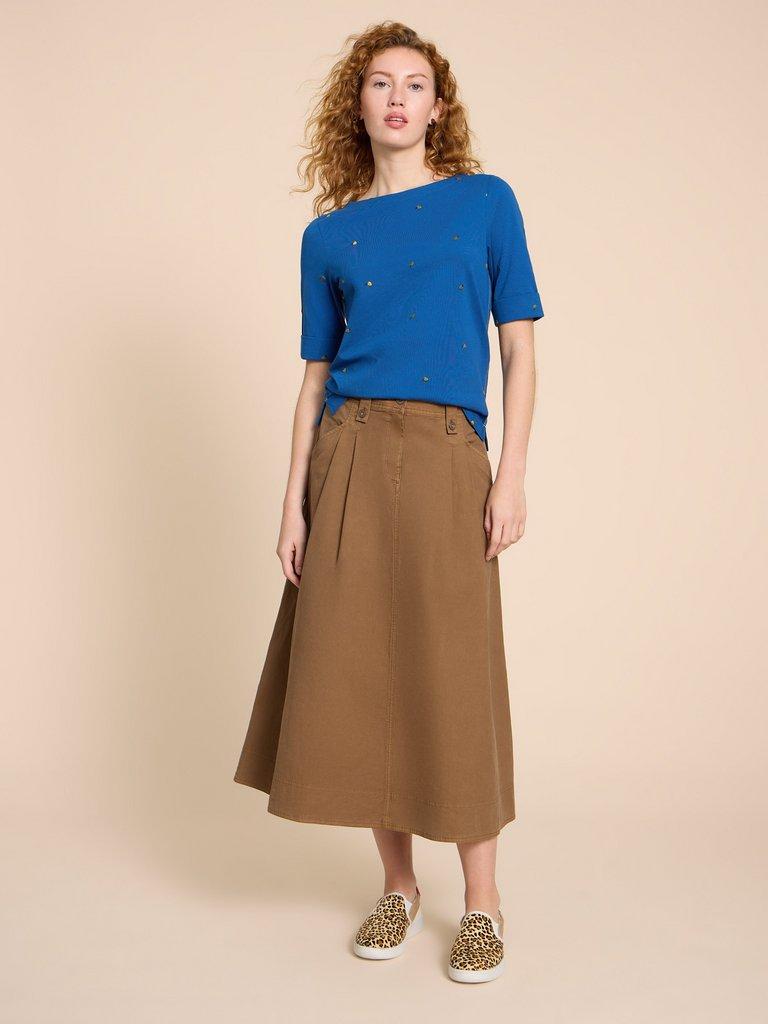 SYDNEY BOAT NECK EMB TEE in BLUE MLT - MODEL FRONT