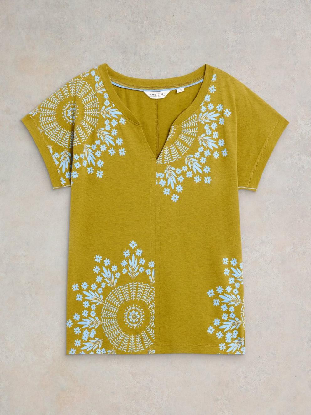 NELLY NOTCH NECK COTTON TEE in CHART PR - FLAT FRONT