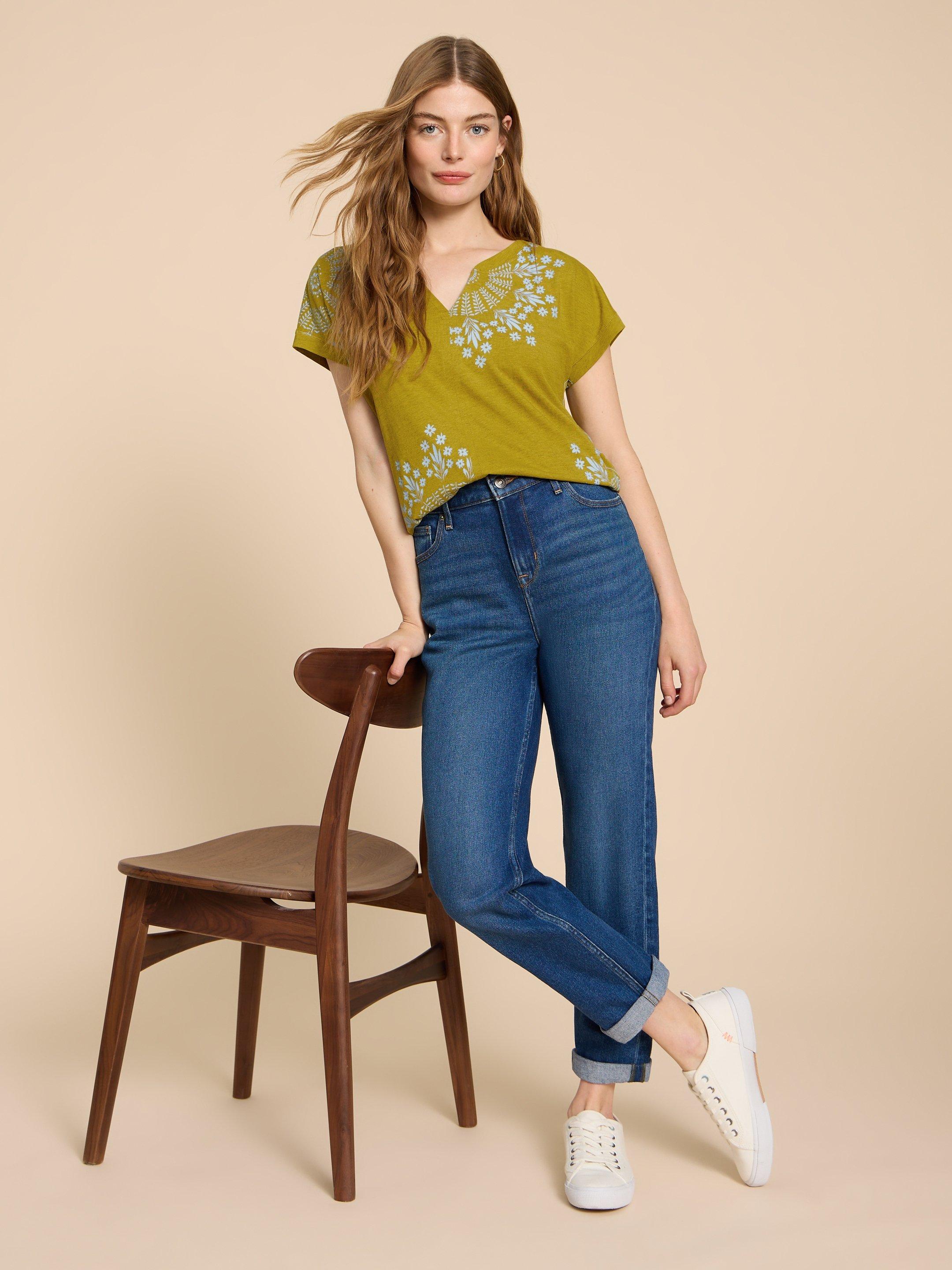 NELLY NOTCH NECK COTTON TEE in CHART PR - MODEL DETAIL