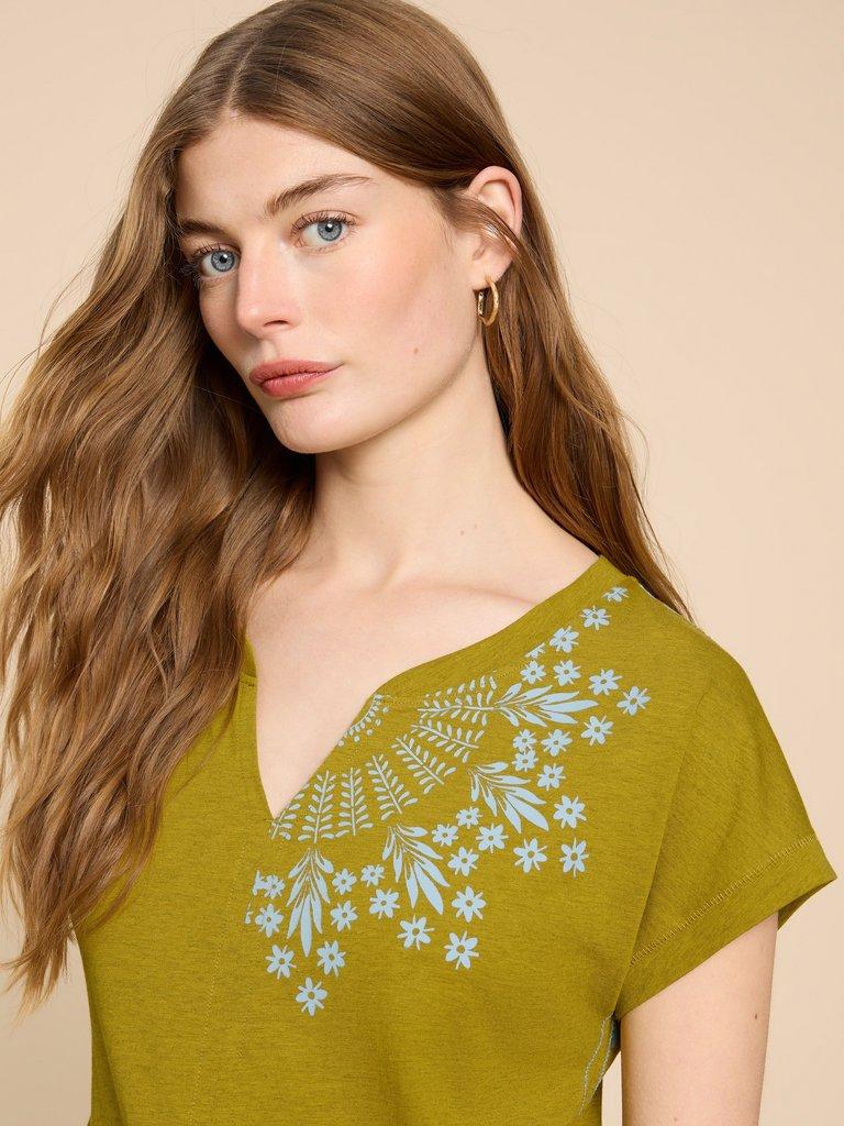 NELLY NOTCH NECK COTTON TEE in CHART PR - MODEL FRONT