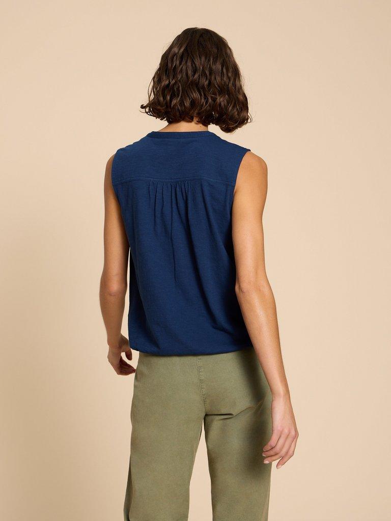 TULIP JERSEY SLEEVELESS SHIRT in FR NAVY - MODEL BACK